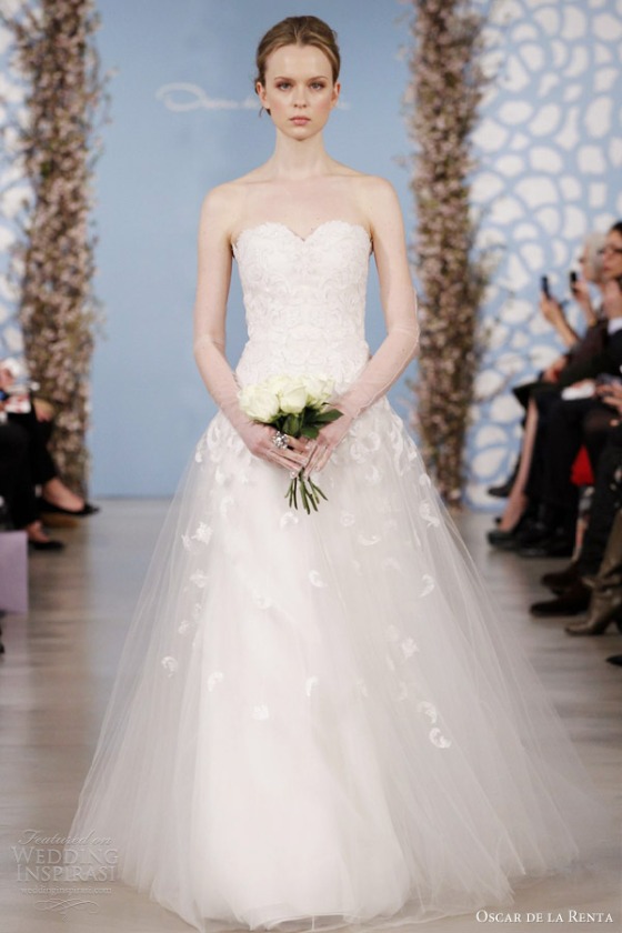 oscar-de-la-renta-bridal-2014-spring-tulle-sweetheart-wedding-dress